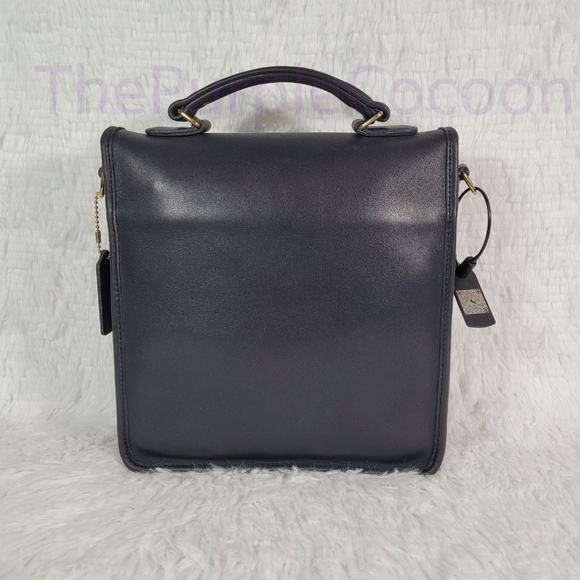 SOLD!!! Navy, Vintage Coach Station Bag #5130 - Picture 2 of 9